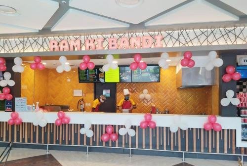 Food-Court-at-Hyedrabad-Airport-1