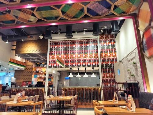 Nandos-Mall-of-India-Noida-7