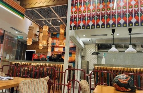 Nandos-Mall-of-India-Noida-9